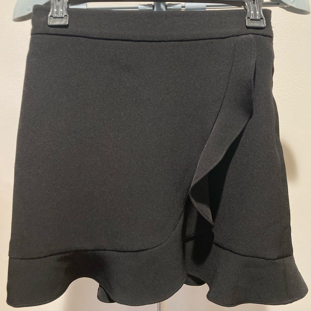 Ralph Lauren Club Monaco Solid Black Ruffle Hem Skirt Whimsigoth Flirty Twee